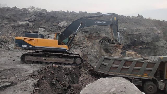 Hyundai Crawler Excavator R480LC-9S Performing At Coal Mines In Jharkhand