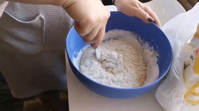 Пирог Вишневая рапсодия от мастера импровизации Самиры ханум. Сметанная шарлотка. смотреть онлайн