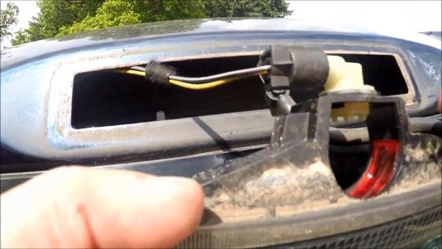 ? ? Fitting Rear centre brake light bulb Freelander 2 ? ? смотреть онлайн