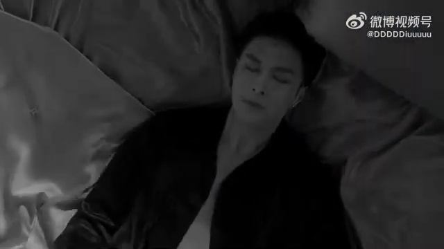 LAY Zhang 张艺兴 Fanmade MV 没什么能给你 Nothing With Me смотреть онлайн