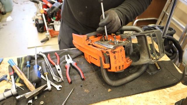 Disassembly of Husqvarna 440 chainsaw for spare parts Бензопила Хускварна 440 на запчасти смотреть онлайн