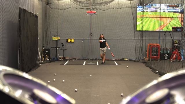 MLB Pitcher vs. World's Best Pitching Machine смотреть онлайн