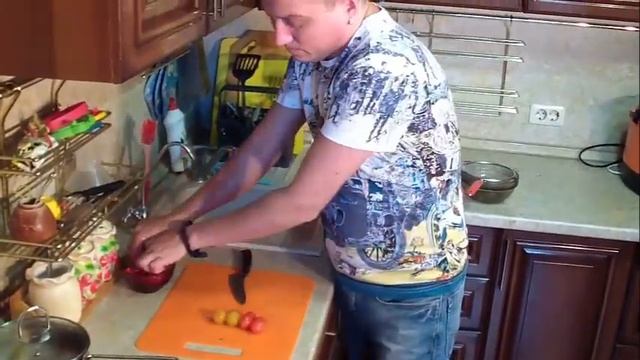 Готовим по Белановски. Салат с раковыми шейками. смотреть онлайн