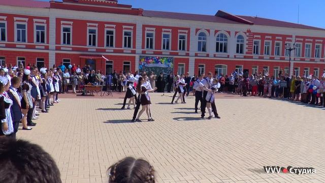 "ШКОЛЬНЫЙ ВАЛЬС", Гимназия г Старая Русса, Последний звонок 2018 год. смотреть онлайн