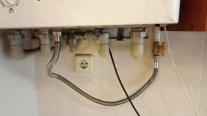 Ремонт котла Ферроли, подпитка воды с редуктором. Часть 3