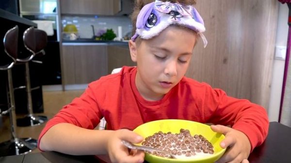 Аминка и Папа ПРОСПАЛИ ШКОЛУ! Смешные истории от Кикидо