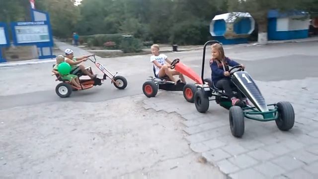 Машинки, змейка смотреть онлайн
