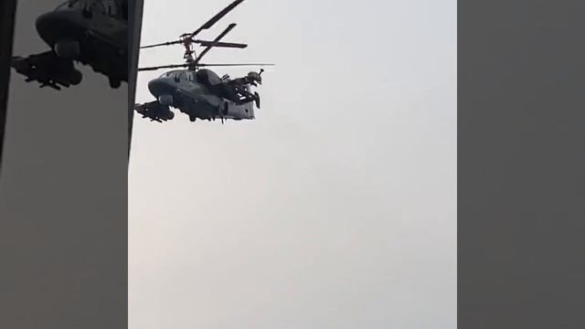 Ударные вертолеты Вооружённых сил России Ка-52 и Ми-28Н атакуют позиции ВСУ на Донбассе смотреть онлайн