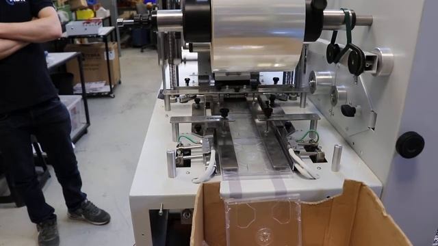 Automatic jewel case wrapper ADR Speedwrapper for jewel cases смотреть онлайн