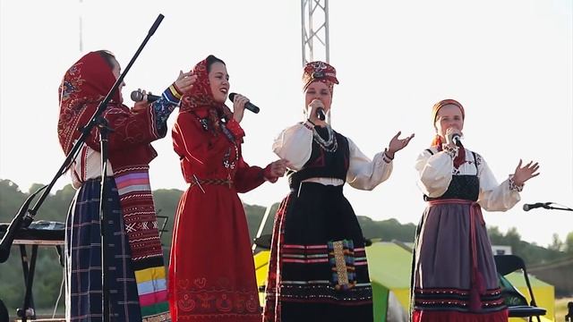 Фолк-группа "Клевер""Уж ты, яблонька" (свадебная, плясовая) Краснодарского края смотреть онлайн