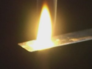 Химия. Опыты. Неорганика. Сравнение температур воспламенения белого и красного фосфора