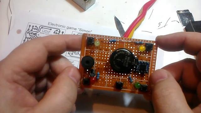 Саймон - игра для тренировки памяти, на Attiny13 смотреть онлайн