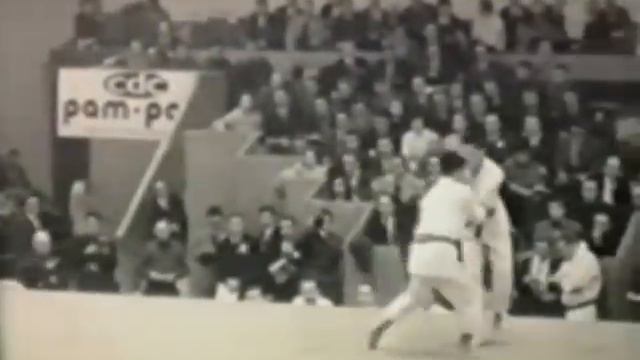 Judo 1961 Paris: Navarro (ESP) - Shiozawa (BRA) [open] смотреть онлайн