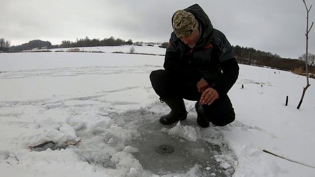Краснопёрка на безмотылку. Засекреченный водоём смотреть онлайн