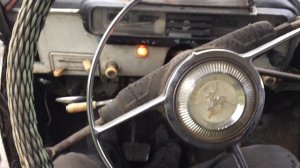 ГАЗ 21 хлопки при нажатии на педаль газа