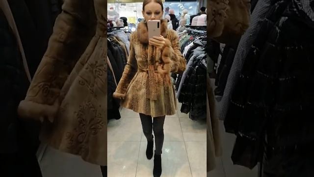 ИНТЕРЕСНЫЕ ШУБЫ ????в ТЦ ШАНГАЛ г. Москва смотреть онлайн