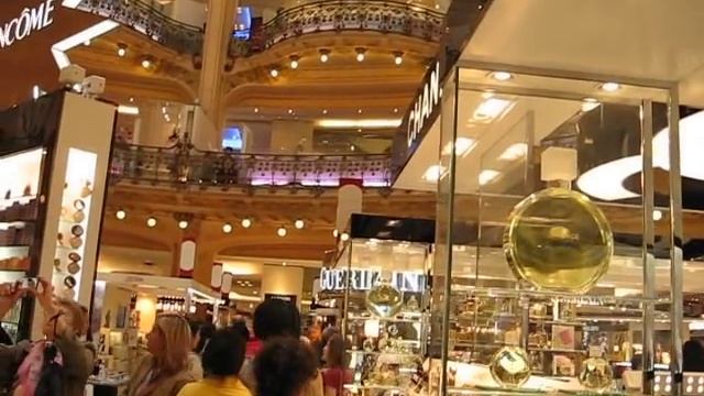 Galleries Lafayette смотреть онлайн