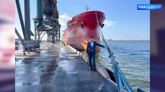 Бату Хасиков: Нужно уверенно двигаться к реализации проекта по строительству морского порта в Лаган смотреть онлайн