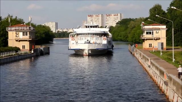 Москва 23 05 2014г от Южного Речного вокзала смотреть онлайн