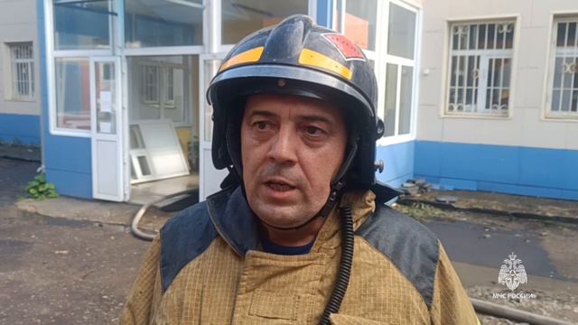 Ход тушения пожара на Восстания комментирует начальник УОП и ПАСР ГУ МЧС России по РТ Марат Гумиров смотреть онлайн