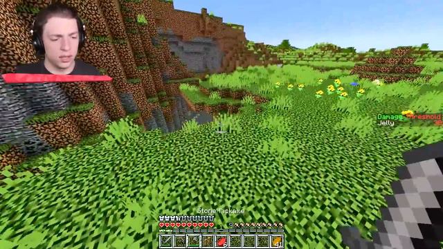Every Time I Take Damage The Graphics WORSEN! (Minecraft) смотреть онлайн