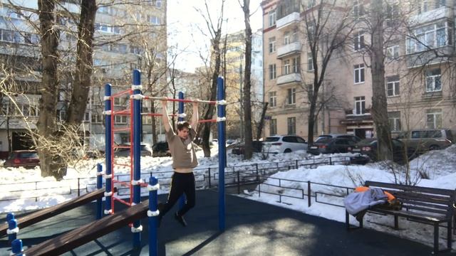 Подтягивания: 37 раз (неполная амплитуда) смотреть онлайн
