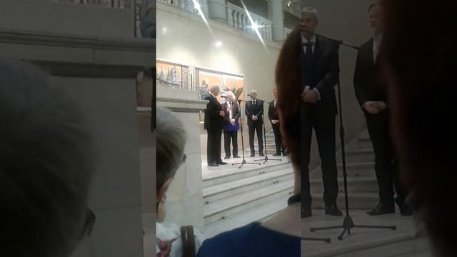 В художественном музее Минска смотреть онлайн