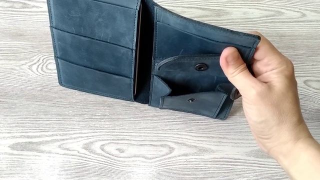 Синее портмоне ручной работы, из натуральной кожи для паспорта, карт и банкнот смотреть онлайн