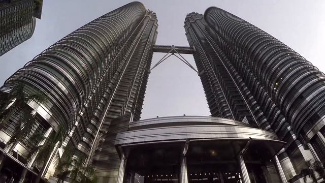 БАШНИ ПЕТРОНАС | ДОСТОПРИМЕЧАТЕЛЬНОСТЬ В КУАЛА-ЛУМПУРЕ | Куала-Лумпур, Малайзия смотреть онлайн