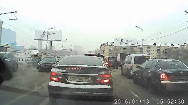 Езда по встречке (Москва, рязанский проспект)