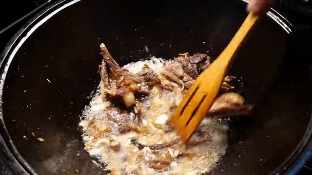 Казан кабоб из бараньих ребрышек ( бараньи ребрышки в казане с картошкой) смотреть онлайн