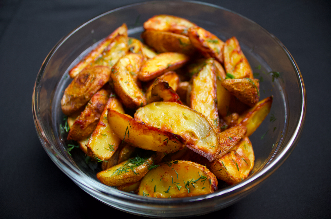 Картофельные дольки C чесноком