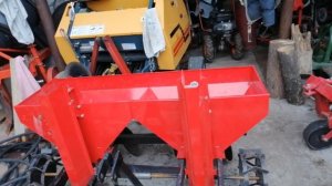 Обзор двухрядной картофелесажалки на минитрактор.