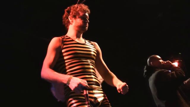 Tantrum vs Honey Bee (Jelly Donut) - Rap Battle Final Round - Tourettes Without Regrets 1/8/09 смотреть онлайн