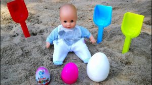 Кукла Пупсик В Парке Нашёл Яйцо Сюрприз Девочка гуляет с Куклой Игрушки для детей