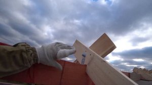 СТРОПИЛЬНАЯ СИСТЕМА ДВУХСКАТНОЙ КРЫШИ / КАК КРЕПИТЬ СТРОПИЛА / ВАРИАНТЫ КРЕПЛЕНИЯ КРЫШИ