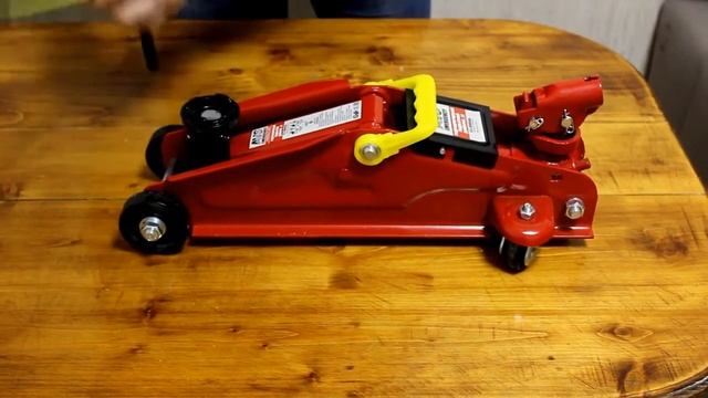 Домкрат подкатной в кейсе 2 т 135 340 мм AVS FJ 2000AL смотреть онлайн