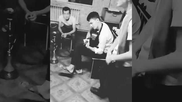 На гитаре они взорвали интернет смотреть онлайн