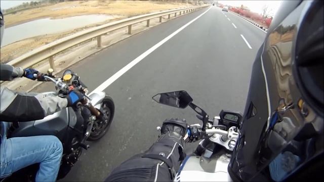 GSXR 1000 vs Yamaha FZ1 - Short Acceleration Video. смотреть онлайн