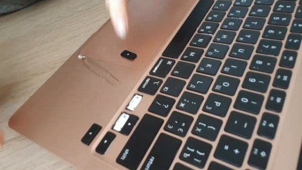 Apple MacBook Air 13 "Silver Late2020 (MGN93)как поставить кнопку!?!