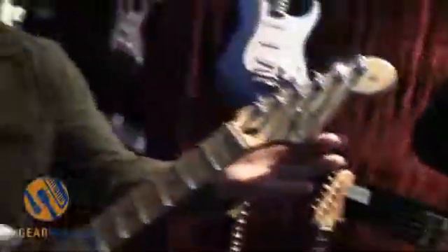 Fender Lake Placid Blue Standard Strat And Other New Colors (?) At Winter NAMM 2009 смотреть онлайн