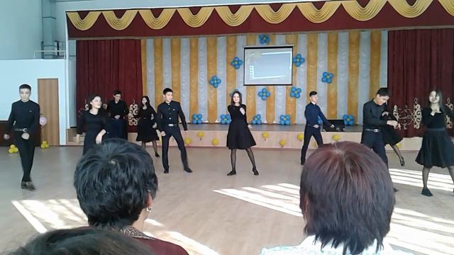 Выпускники поздравляют с днем учителя