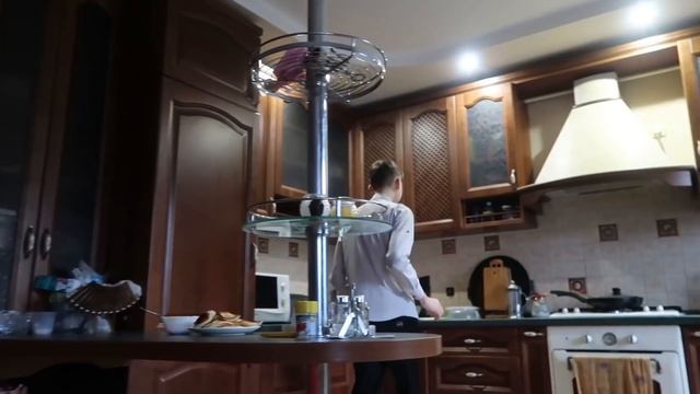 VLOG Готовлю оладьи. Назара успехи в академии смотреть онлайн