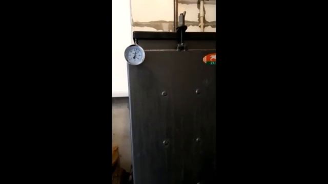 Растопка шахтного твердотопливного котла Зубр - kotel-zubr.com смотреть онлайн