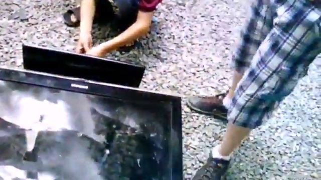 Разбиваем новенький телевизор смотреть онлайн