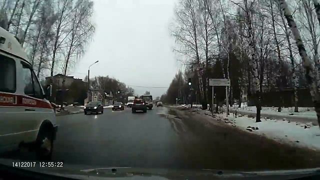 Чуть не врезался смотреть онлайн