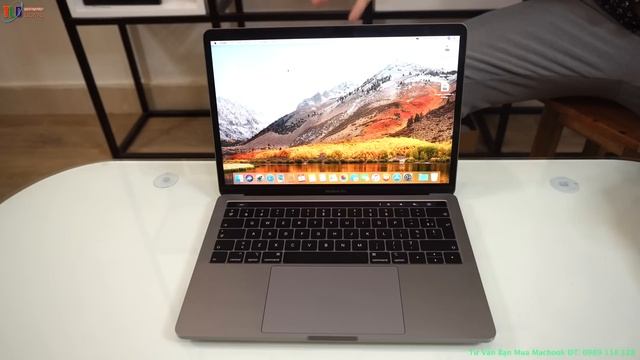 Trên Tay Chiếc Macbook Pro 13 Touchbar Đời 2018 Đắt Nhất Hành Tinh