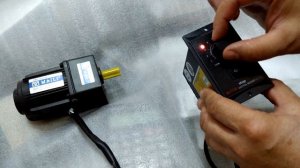 Малогабаритный  мотор редуктор 220 вольт с регулятором  оборотов
