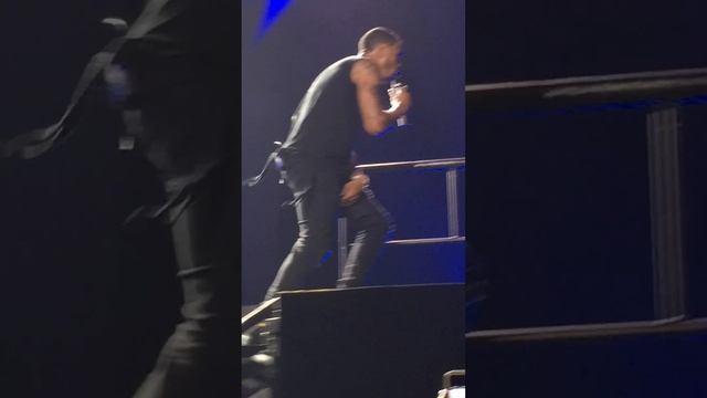 Trey Songz sings "Slow Motion" at the Forum смотреть онлайн
