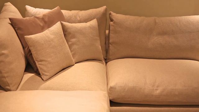 How to Decorate With Two Different Sofas : Modern, Classic Interior Designing смотреть онлайн
